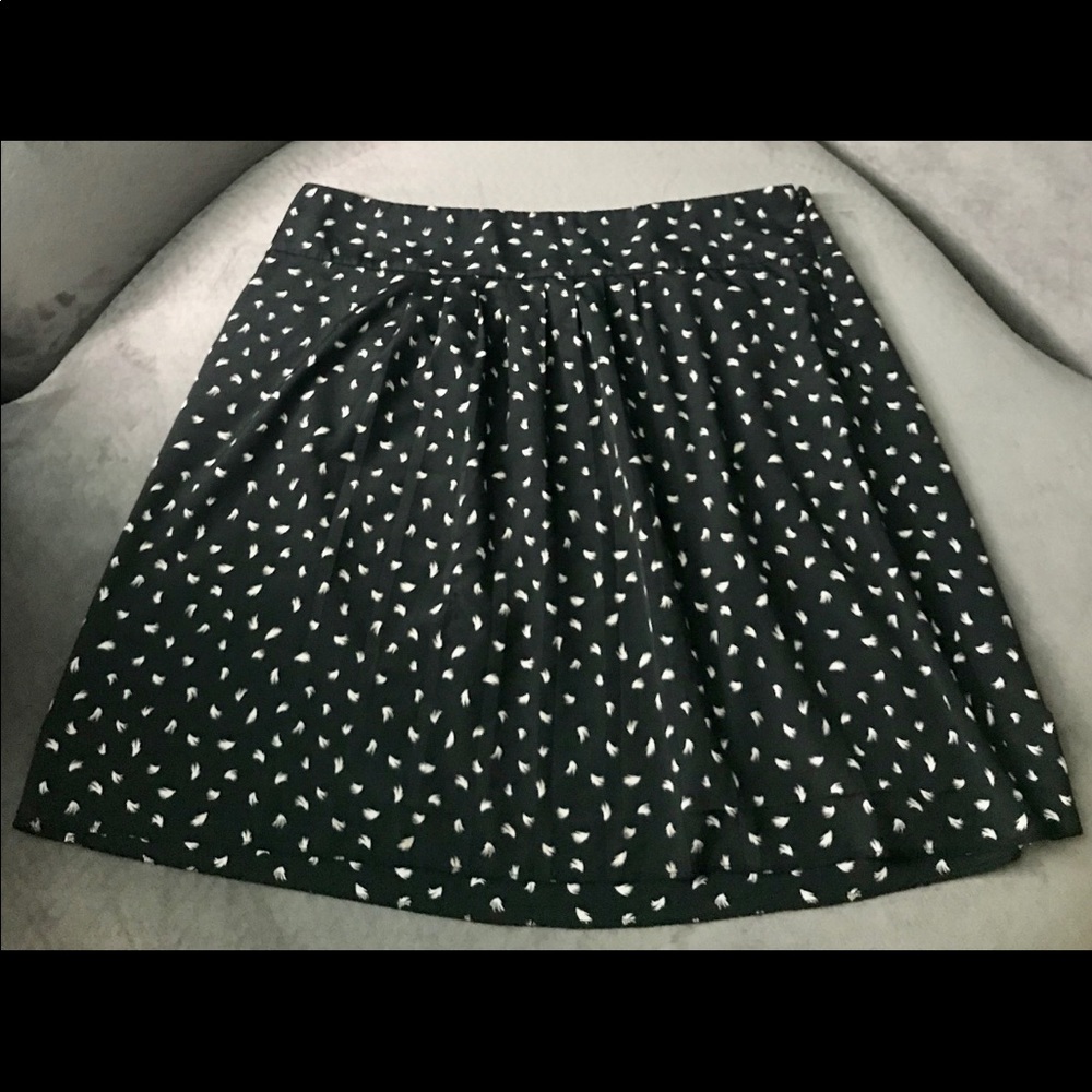 Ann Taylor Black with White Feather Design Skirt